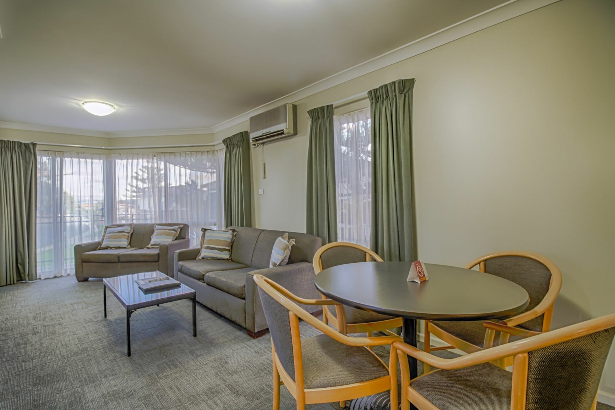 Quality Resort Sorrento Beach Perth Exterior photo